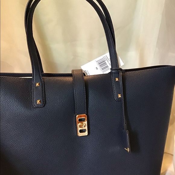 Price reduced! Michael Kors Navy, Leather Karson tote - Picture 3 of 8